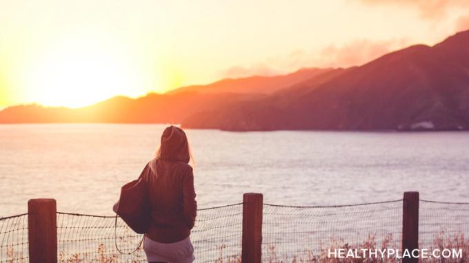 Pārvarēt bipolāru depresiju izklausās neiespējami, taču ir veidi, kā mazināt simptomus un pārvaldīt slimību. Uzziniet, kā vietnē HealthyPlace. 