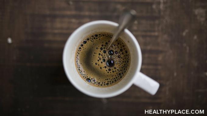 Jūsu kafijas tase varētu pasliktināt bipolāros simptomus. Lasiet uzticamu informāciju par kafiju un bipolāriem traucējumiem vietnē HealthyPlace.