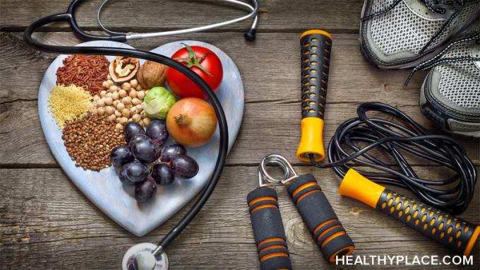 Uzturs, tas, ko jūs ēdat, var ietekmēt jūsu garīgo veselību. Vietnē HealthyPlace saņemiet 3 viegli īstenojamus uztura padomus savai garīgajai veselībai.