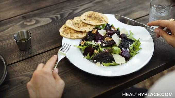 Diētas plānam depresijas un trauksmes novēršanai nav jābūt sarežģītam. Iepazīstieties ar šo viegli saprotamo, viegli īstenojamo uztura plānu vietnē HealthyPlace.