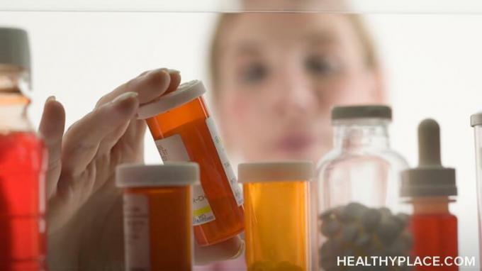 Vecākiem ir jāveic bērnu zāļu uzskaite, jo ārsta zāļu ieraksti vienkārši nav pietiekami. Uzziniet, kāpēc un kā to izdarīt vietnē HealthyPlace.